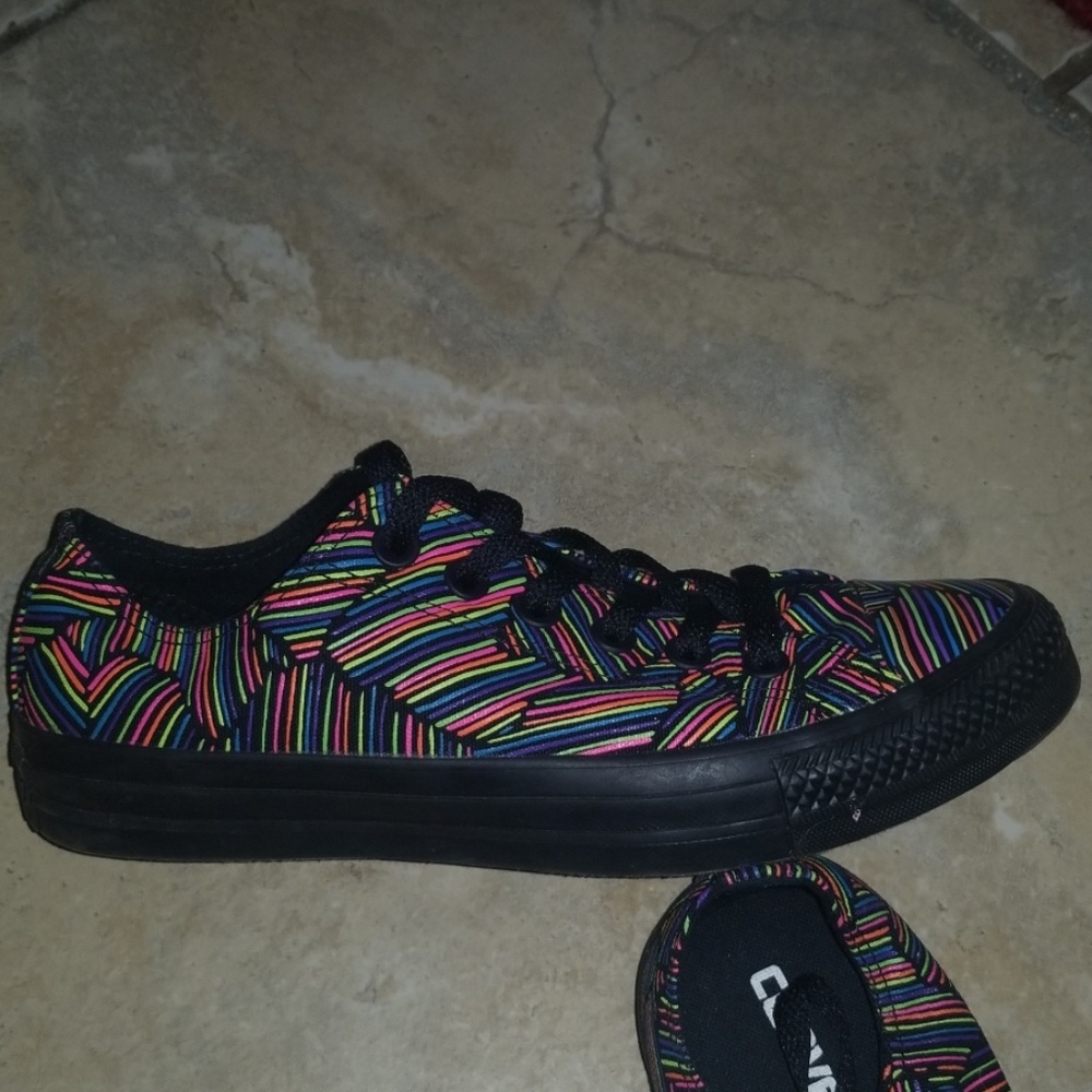 Converse - Picture 2 of 7